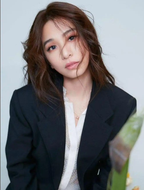 田馥甄一一巡回演唱会周边商品正式预购 倒数4周为演唱会备战彩排