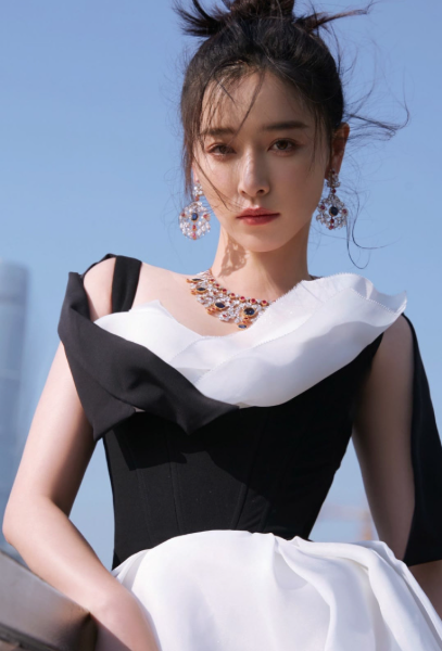 《亲爱的自己》今日开播 阚清子发布会频爆金句